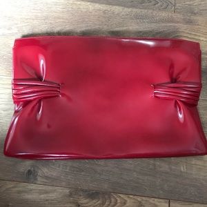 Elizabeth and James Clutch